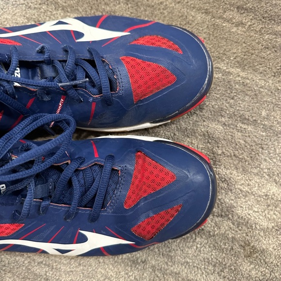 Mizuno Volleyball Shoes (Sz 12) - Picture 6 of 7